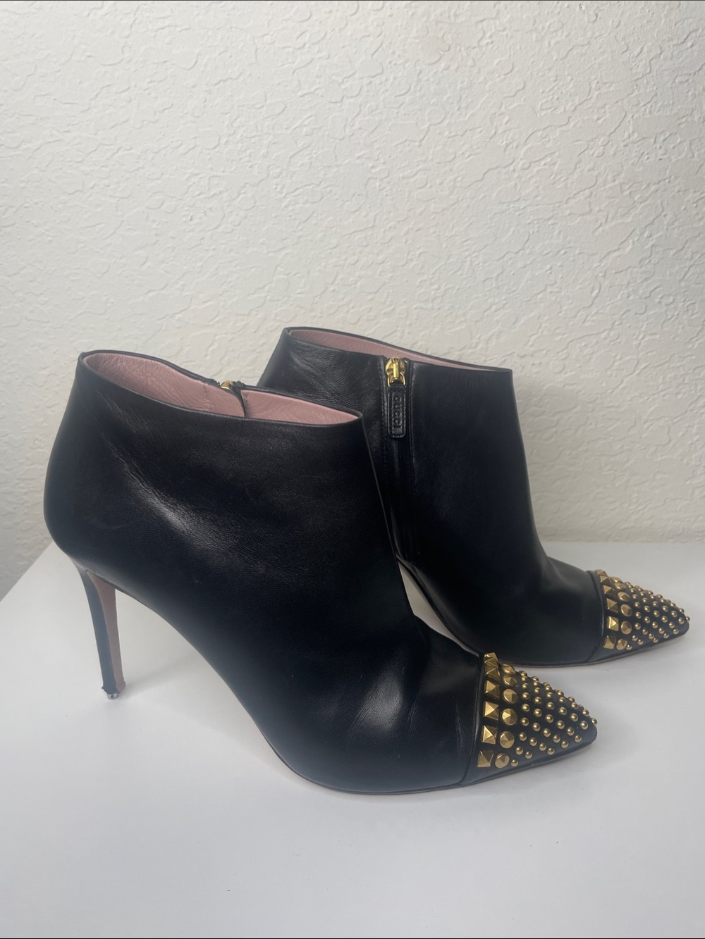 Authentic Gucci Black Leather Pointed Toe Ankle Booties with Gold Studs size 39
